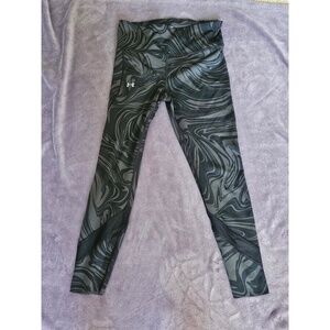 Under Armour black/green printed leggings, ‎ Size M
